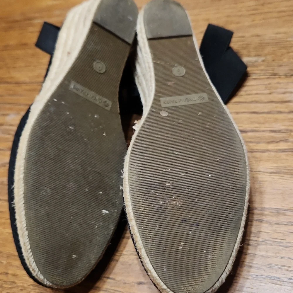 Dream Pairs Wedge Ankle Strap Size 9